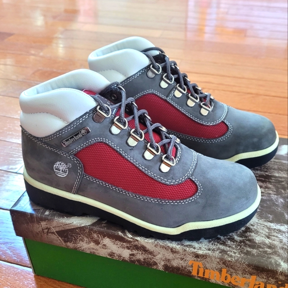 TIMBERLAND: Junior Field Boots. Grey and Red Colorway.